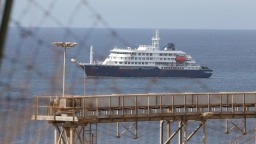 涉疫邮轮曾前往南极 专家呼吁旅游热潮下加强南极生态保护_fororder_202605079d93103e5ab340838f9f0e068f5f4bcc_64e96c9ff21645a48a652fe67f15441f
