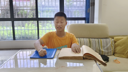 湖南城步盲人少年张功润圆梦高校