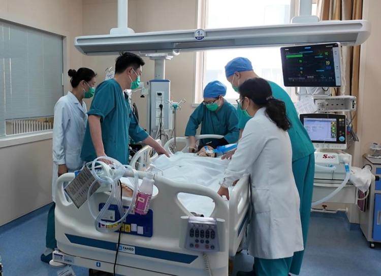 新春走基层·一线直击丨重症病房，不寻常的生命接力！