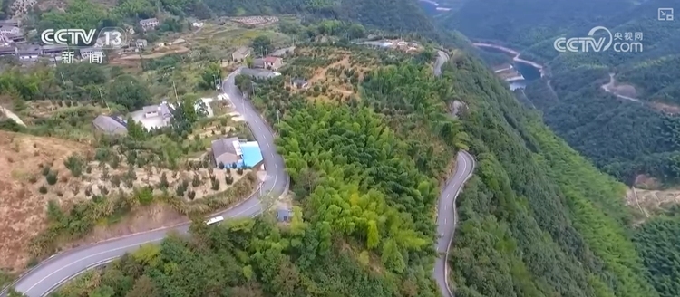 通村畅乡的公路网络越织越密 农民群众“走得好”、农村物流“运得畅”