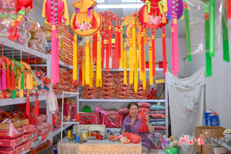 庆阳市庆城县：香包“绣”出新图景 民俗绽放新活力_fororder_图7
