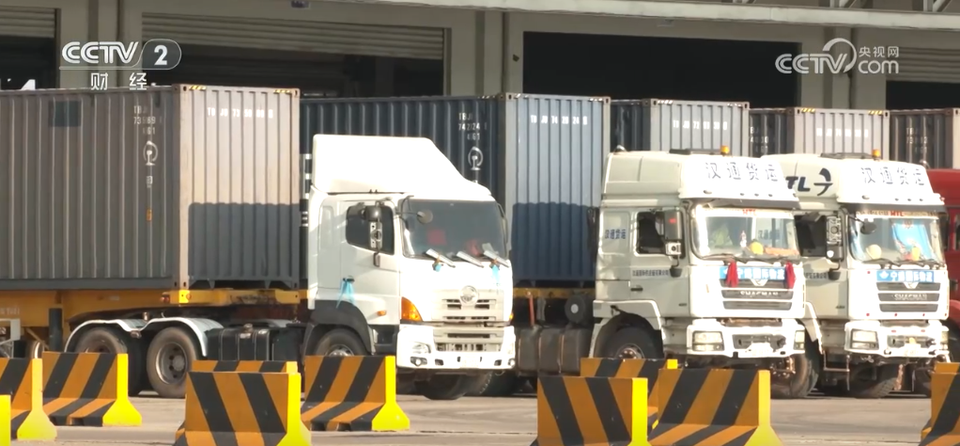 跨境货运能力持续提升 中老铁路助力区域经济一体化“加速跑”