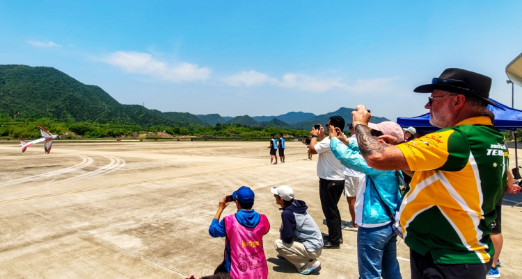 13国飞行高手齐聚建德航空小镇