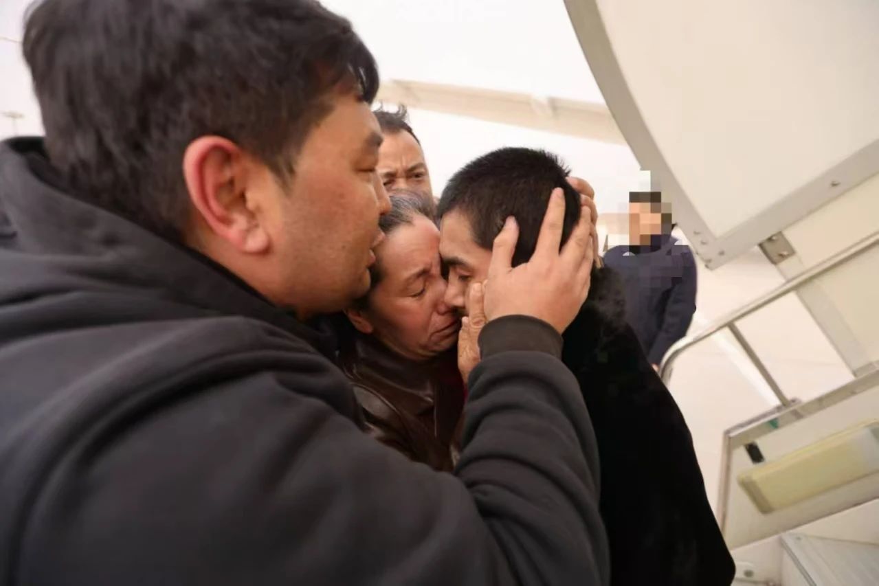 受犯罪组织蛊惑、非法出境后滞留泰国 40人被遣返回国