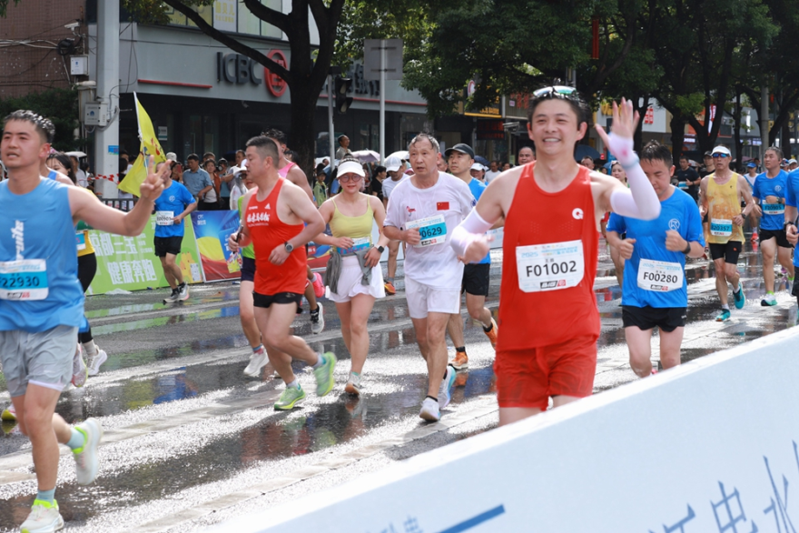 2025 Liupanshui Marathon Kicks Off_fororder_图片5