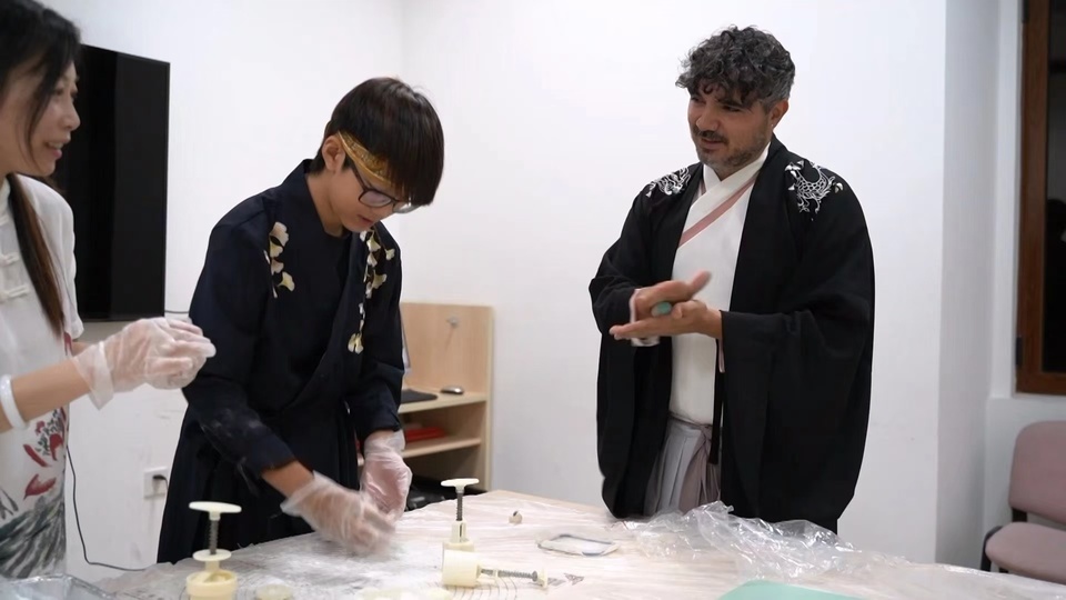 资讯有故事|马耳他汉学家从《论语》感受东方智慧 认为中国文化的包容性面向未来