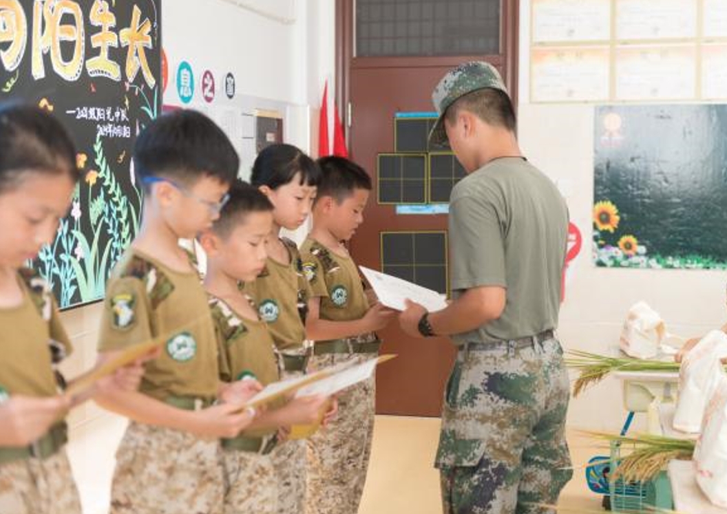 激发学生感恩之情 金华市东苑小学开展国防教育活动