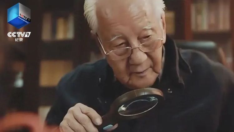 致敬新中国每一个奋斗者！纪录片《新中国——平凡而闪光的足迹》今晚CCTV-9开播