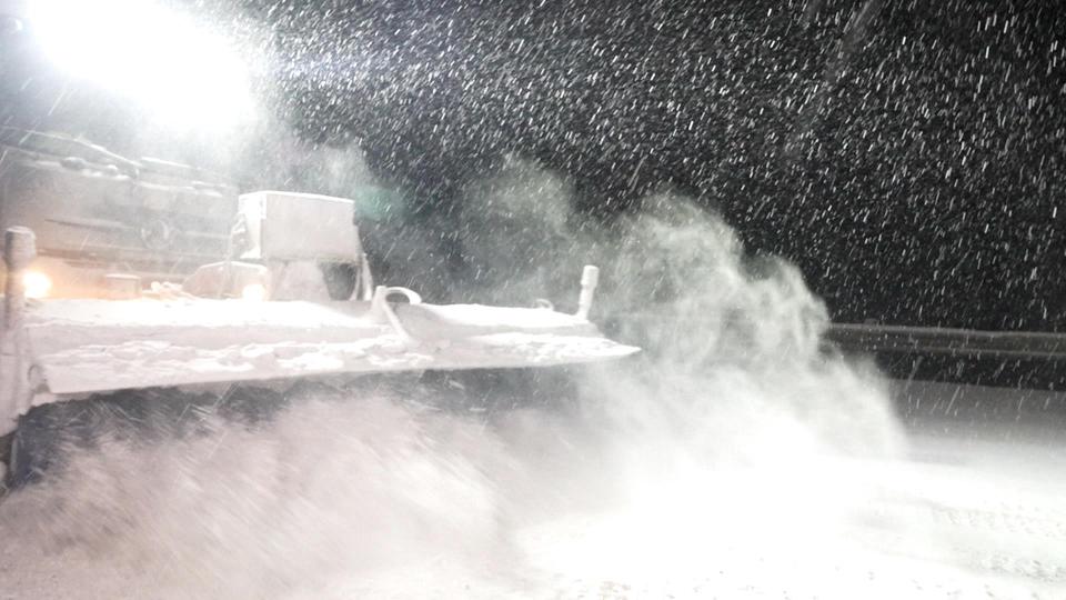新春走基层丨零下25℃！连夜除雪乌鞘岭
