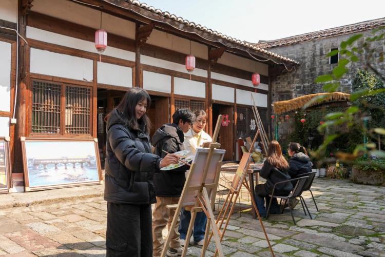 马年春节假日盘点·消费篇|从年味里看活力——“三新”勾勒中国春节消费图景