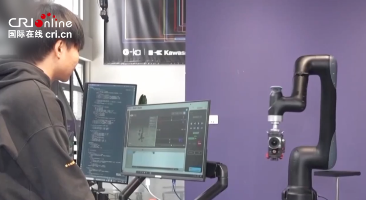 【两会上的“小家大事”】面对人工智能浪潮、“情绪消费”趋势，电影业如何讲出新故事？_fororder_屏幕截图(6)