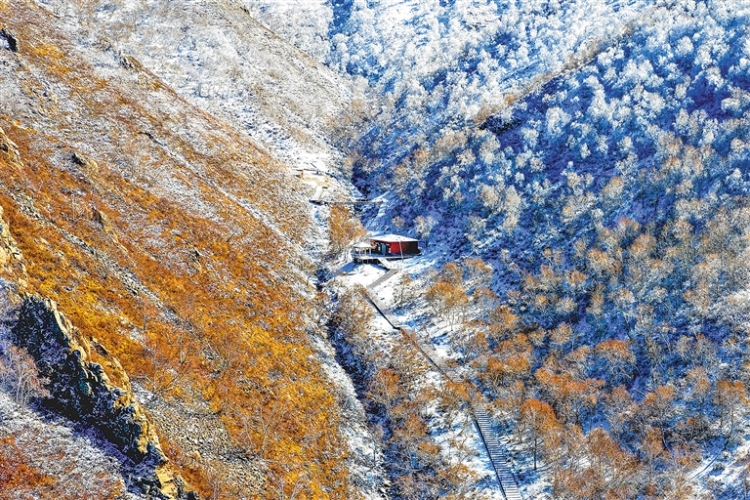 秋冬交融大青山