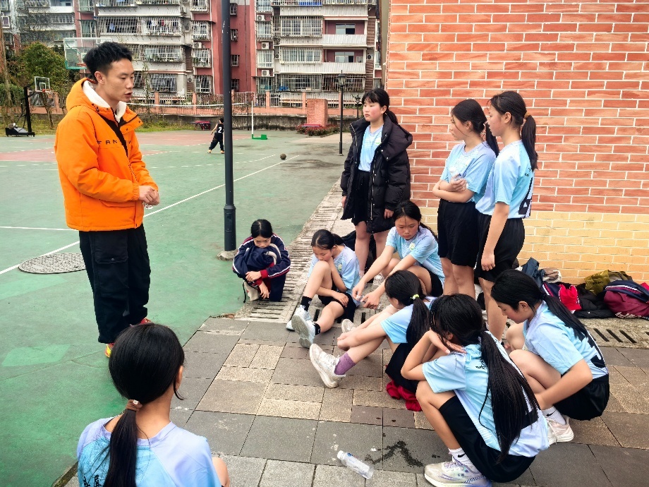 “六一”特别策划丨当乡镇小学女生第一次站上篮球赛场