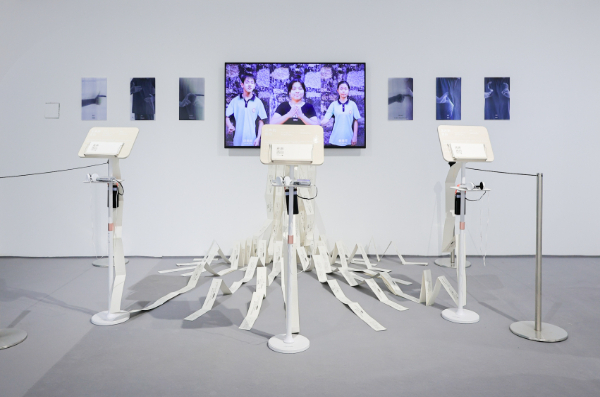 艺术与公益碰撞，伊利携手新周刊与青年艺术家“让美好发声”