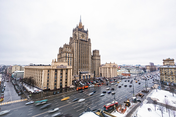 俄要求美方尊重“马里涅拉号”油轮上的俄公民权益