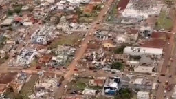 视频丨巴西南部一城市遭龙卷风袭击 致6死超430伤