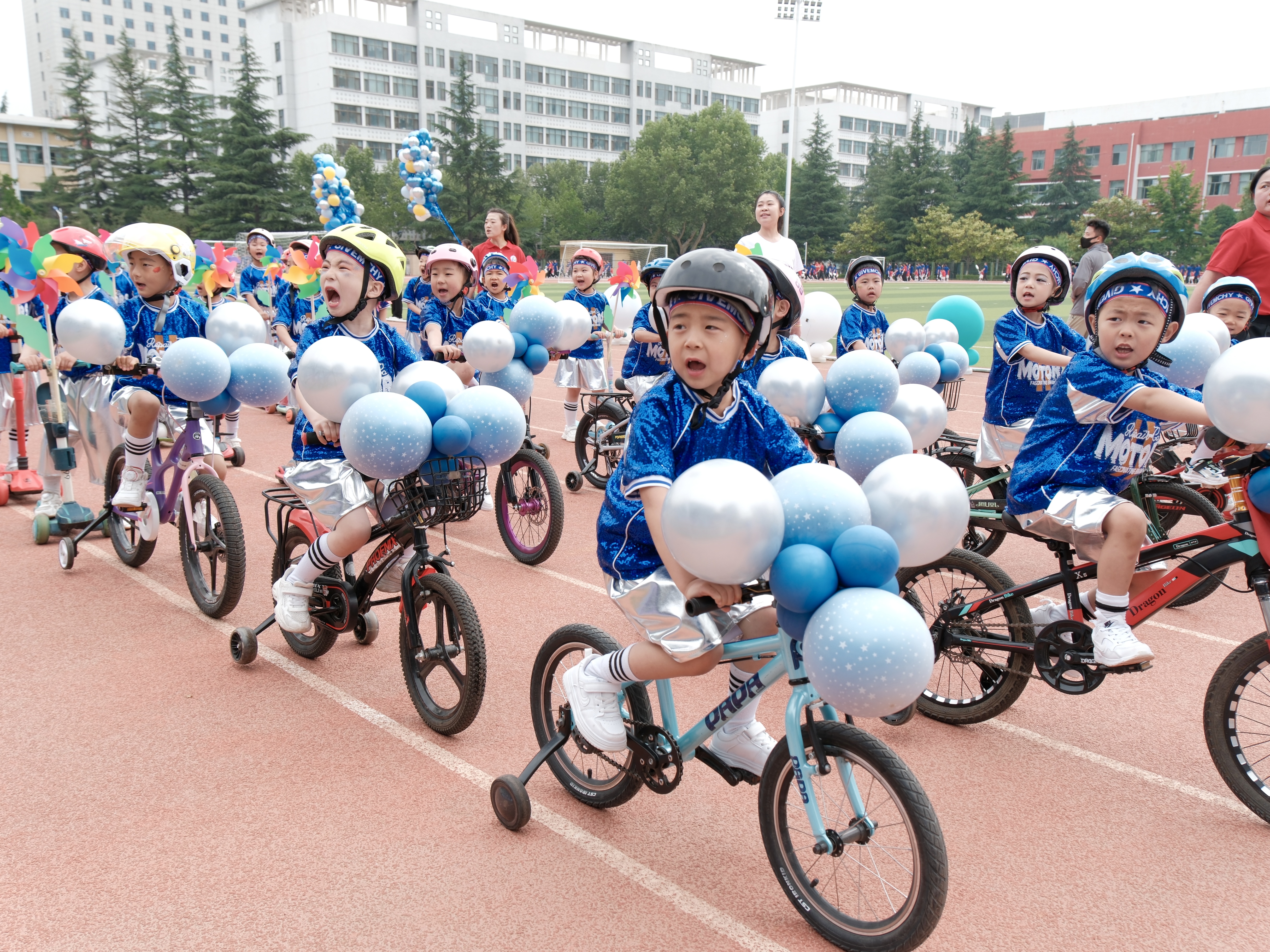 天水市实验幼儿园举办庆“六一”亲子科技趣味运动会_fororder_方阵