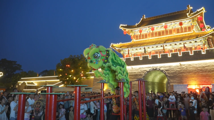 “烟火气”交织“文化味” 夜经济玩出新风格_fororder_2