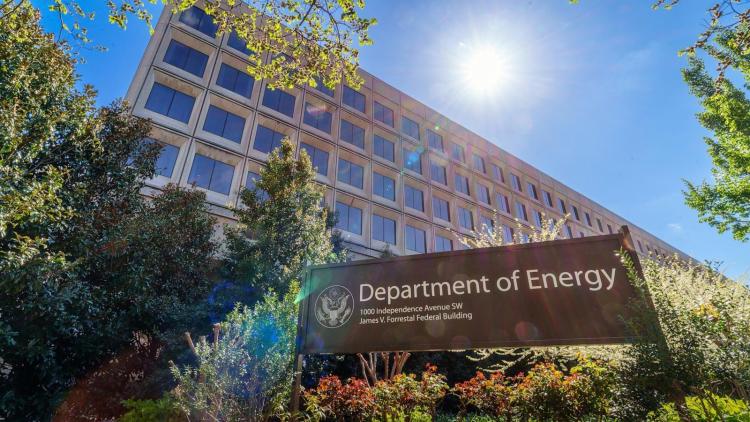 美政府重组能源部 优先发展化石燃料和核能