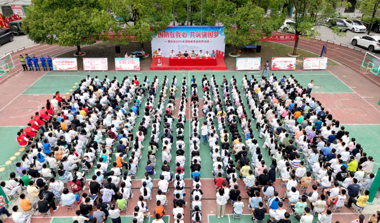 湖南邵东全民国防教育日集中宣传进校园_fororder_1