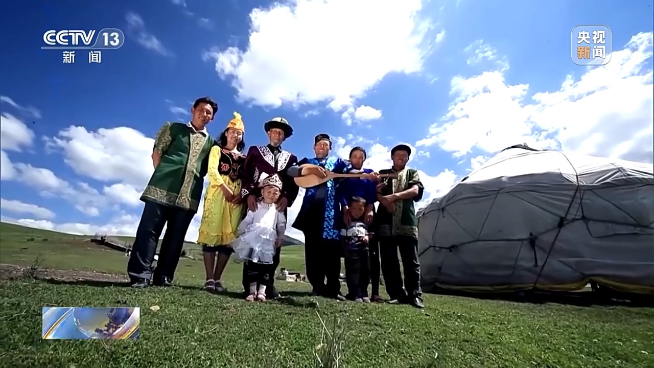 砥砺奋进七十载 天山南北谱华章丨从沙漠之舟到产业之舟 新疆骆驼产业用上智能化生产线