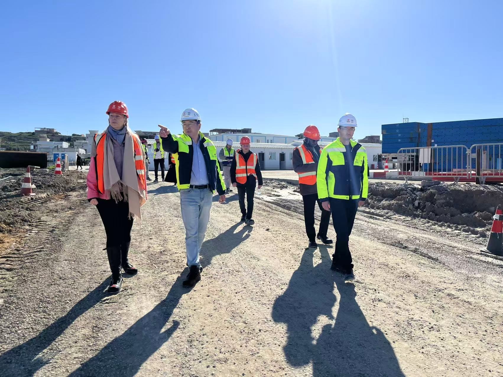 新春走基层 | 中企承建突尼斯比塞大大桥 被当地工程师视为“未来希望大桥”