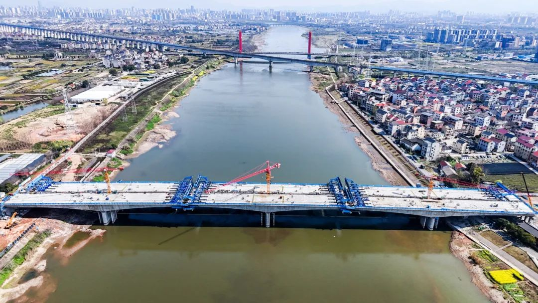 浙江金华：华龙大桥主跨桥梁左幅顺利合龙_fororder_图片25