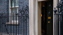 英国负责武装部队事务的国务大臣卡恩斯辞职_fororder_唐宁街10号