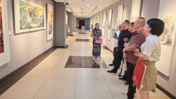 湖南邵东籍女画家申春兰山水画作品展开展