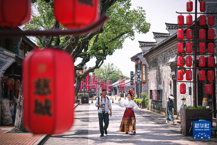 浙江宁波：“旅拍”丰富游客旅游体验
