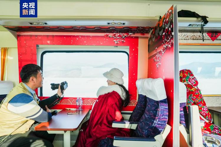 火车变身摄影棚 全国首趟冰雪旅拍主题列车等你来打卡
