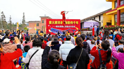 湖南桂东县举行龙窑点火仪式