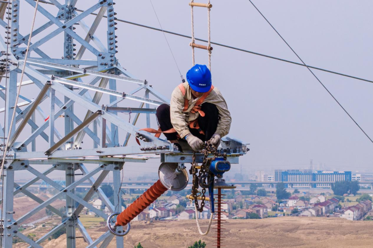 State Grid Huai’an Power Supply Company Supports Relocation of the “Power Artery” for the Huaihe River Sea-entry Channel_fororder_图片13