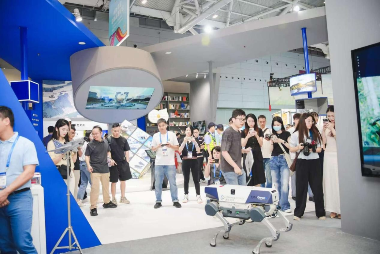 Longhua District Integrates Culture and Technology to Propel Industrial Upgrades_fororder_图片5