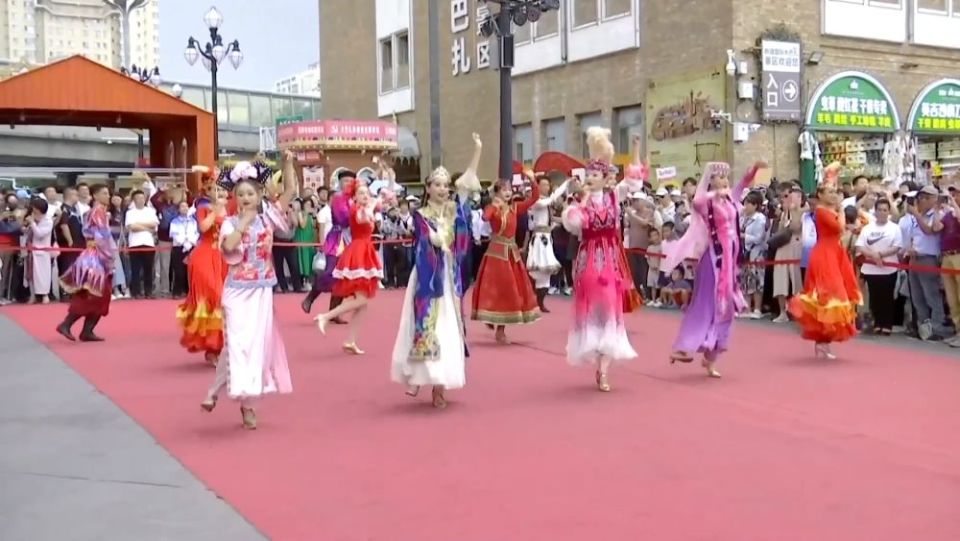 新华视点｜从冰雪到椰林：来看中国旅游经济的新增长极_fororder_6