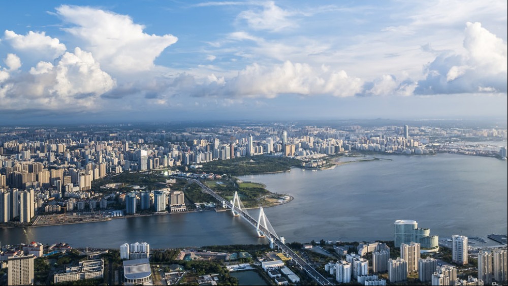 乘势而上 接续推进中国式现代化建设_fororder_1761653820954_314