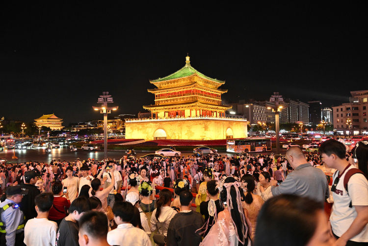晶采观察丨“串串游”走红！五一文旅“新”意满满