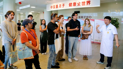 International Ambassadors Explore Cutting-Edge Medical Tech in Lanzhou