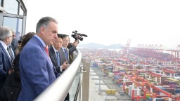 乌拉圭总统奥尔西首访上海：在港口与市井间汲取乌中合作旺盛活力