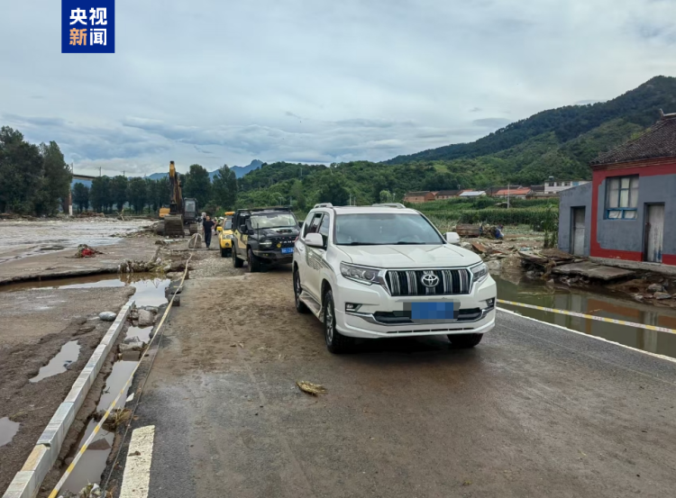 道路抢通 救援运输车辆已进入河北滦平马营子乡