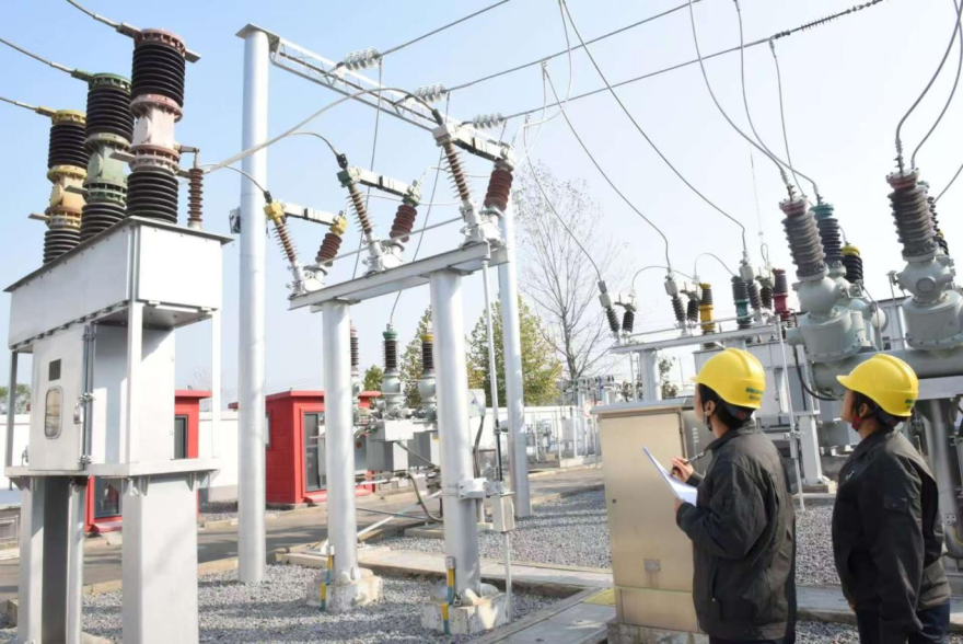 Kaifeng, Henan: High-Temperature Patrols Safeguard Grid Reliability_fororder_图片1
