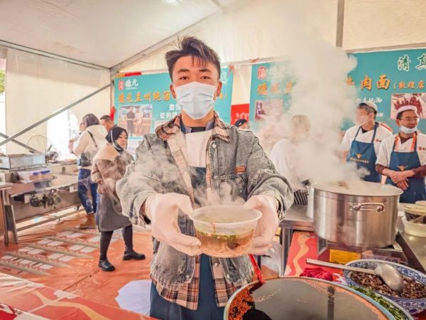 2025敦煌半程马拉松圆满落幕