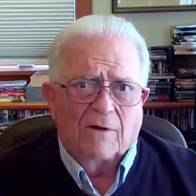 世界看两会丨国际人士：中国协调推进经济与社会发展 值得借鉴