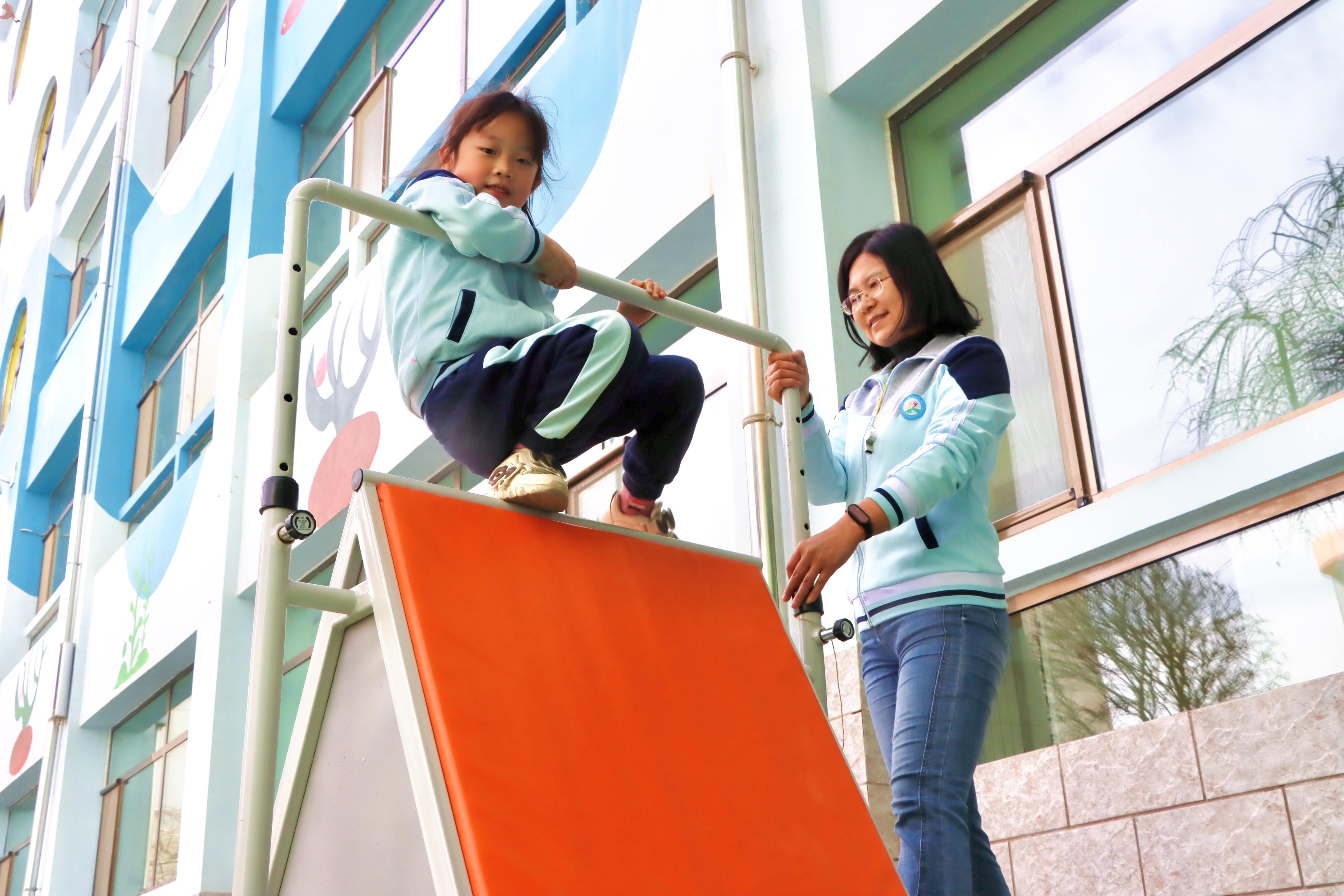 甘州：多彩户外活动点亮幼儿成长之光_fororder_甘州区第一幼儿园户外活动