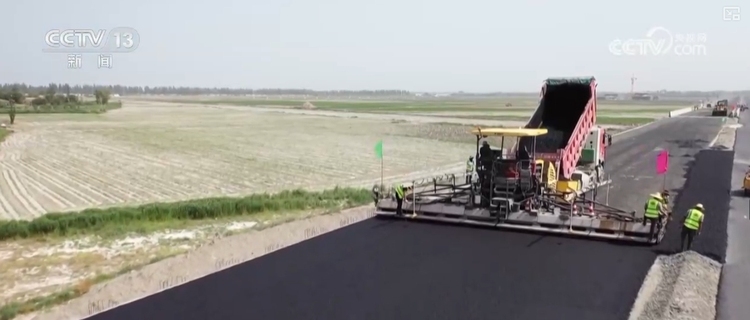 通村畅乡的公路网络越织越密 农民群众“走得好”、农村物流“运得畅”