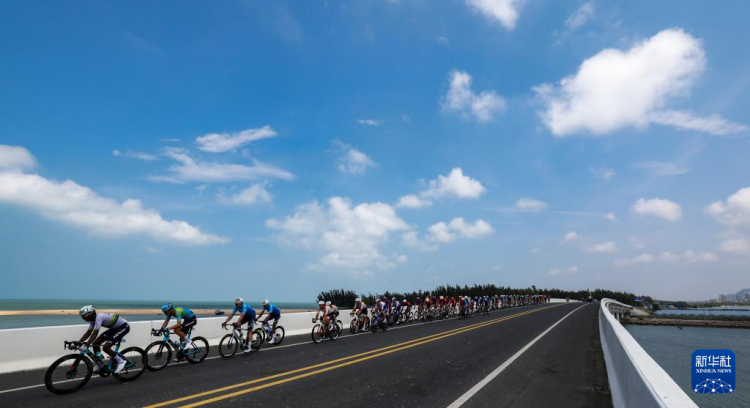 第十六届环海南岛国际公路自行车赛落幕