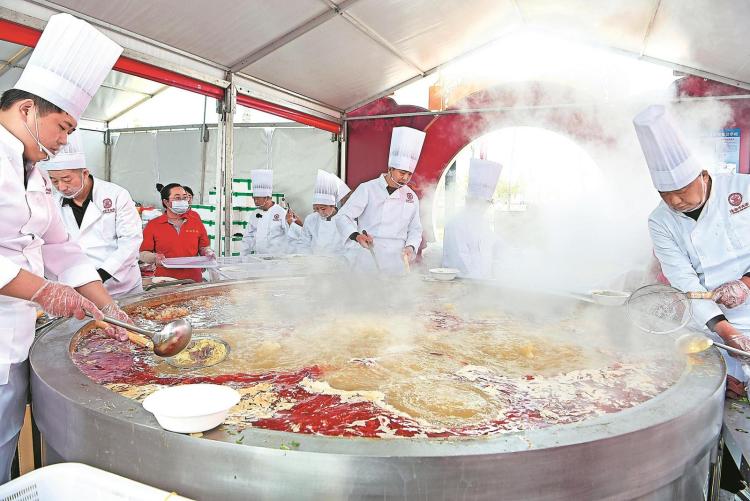 淮南牛肉汤“原汁原味”走海外_fororder_淮南牛肉汤