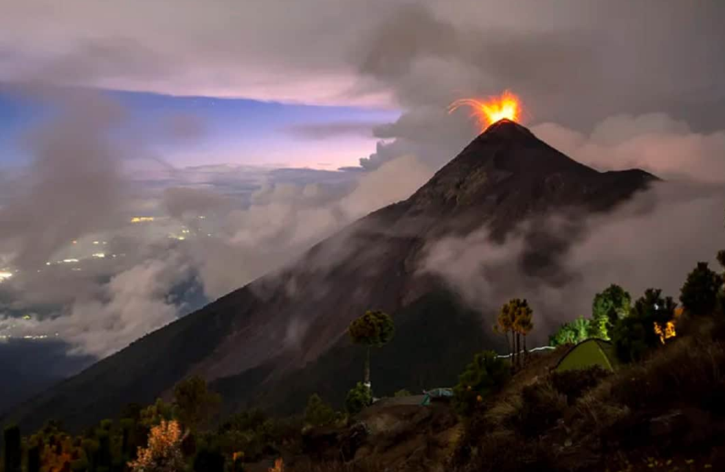 危地马拉富埃戈火山喷发