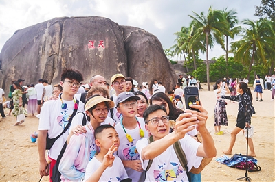 “请到天涯海角来”邀约更响亮