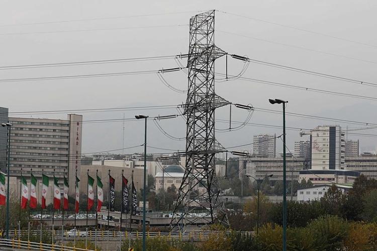 调解方称伊朗没“求”美国推迟空袭能源设施